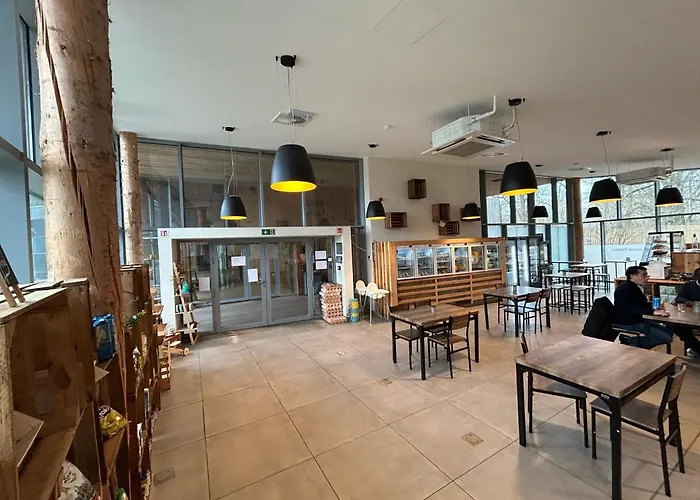 Cozy With Pool Hébergement de vacances